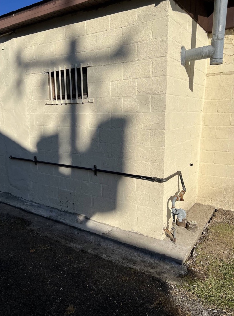 Rear exterior and utilities